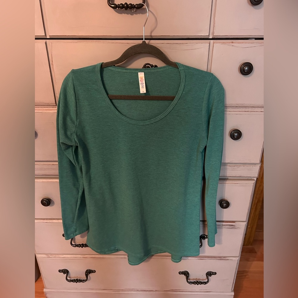 Lularoe long sleeve size small